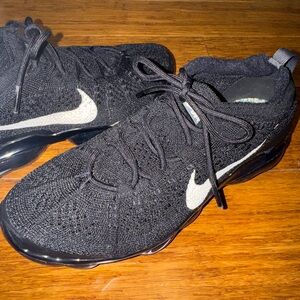 Nike Women’s Black VaporMax FlyKnit Sneakers